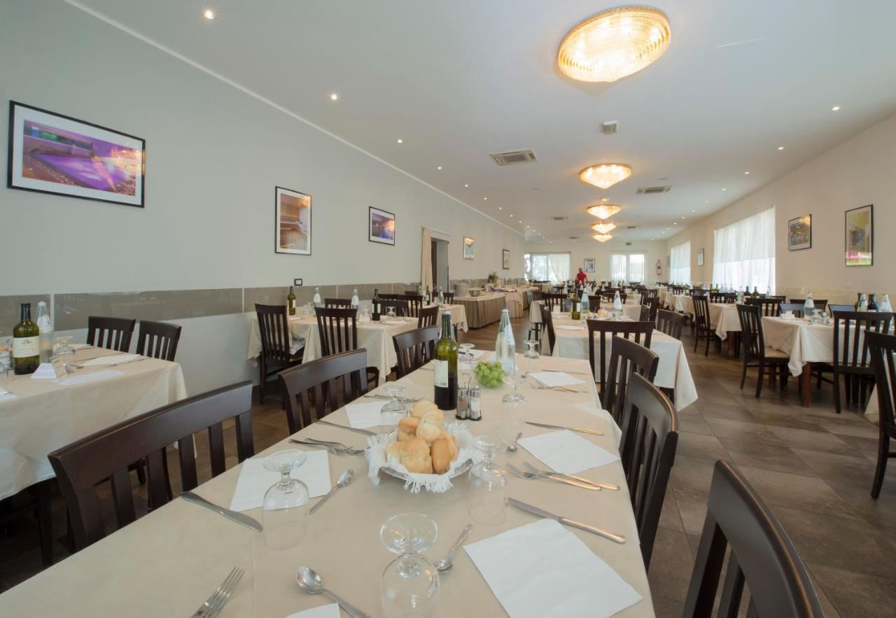 Hotel Aquila Azzurra 里米尼 外观 照片