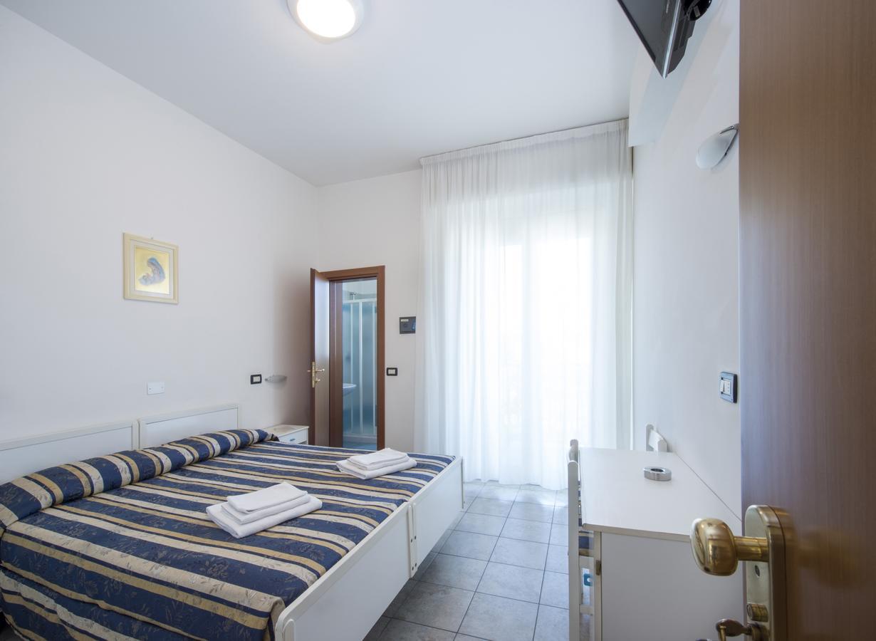 Hotel Aquila Azzurra 里米尼 外观 照片
